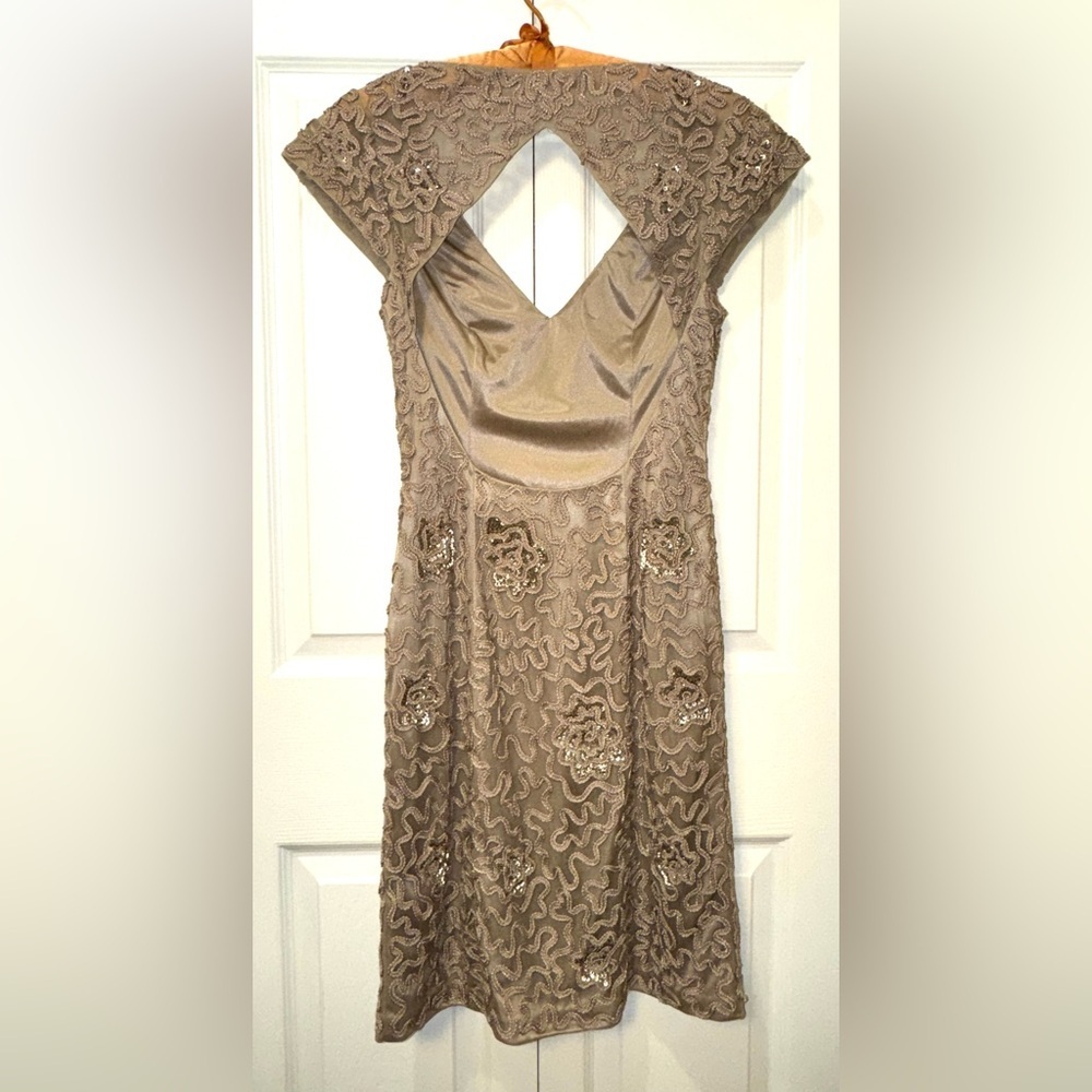 Sue Wong Nocturne Gold Embroidered Sequin Cutout Back Cocktail Dress Size 4 - Picture 2 of 15